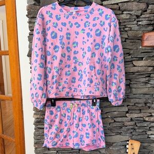Pink and Blue Leopard Print Kids Sweatshirt and Shorts set!